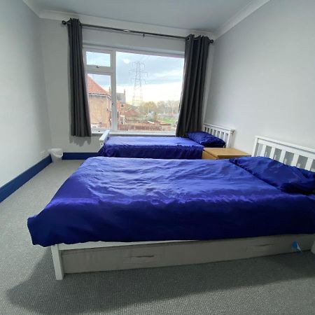 Harewood Lodge - Single And Double Rooms Self Serve Apartment King's Lynn Exterior photo