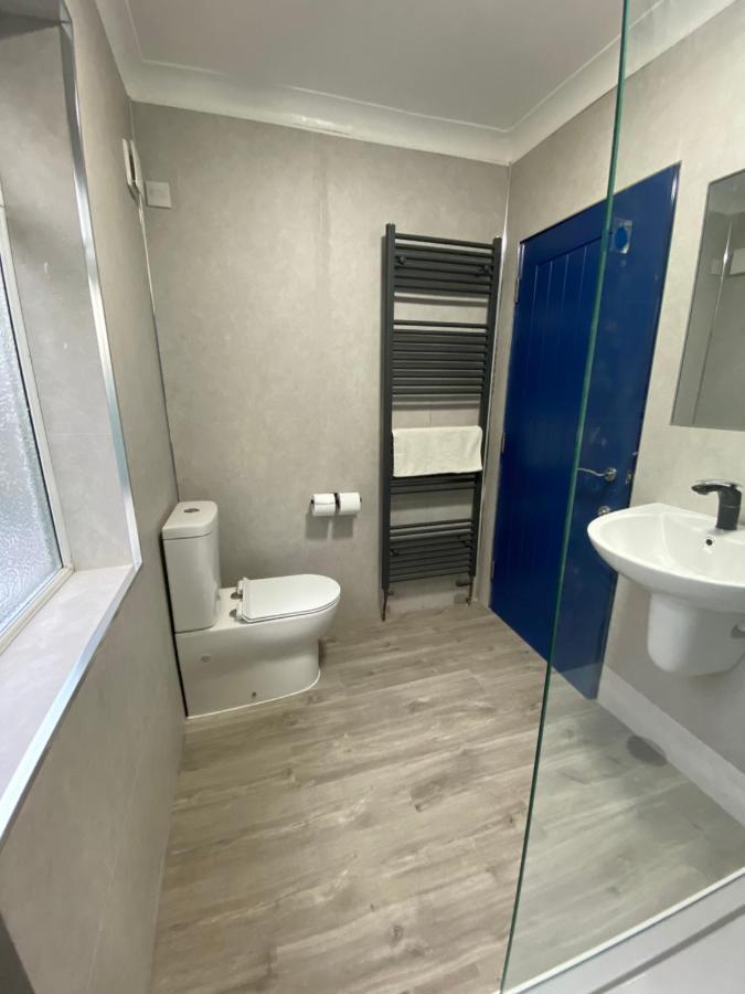 Harewood Lodge - Single And Double Rooms Self Serve Apartment King's Lynn Exterior photo